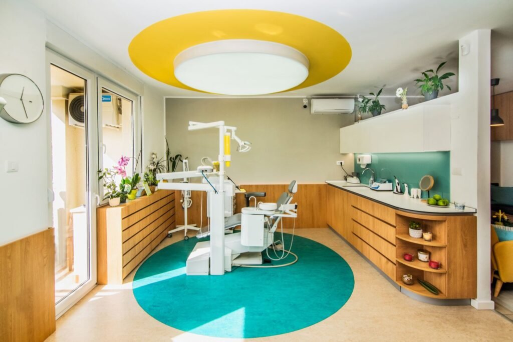Ordinacija Srećan Zub — recepcija i ulaz